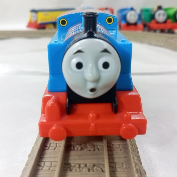 Thomas & Friends Trackmaster Armored No Helmet Motorized Train 2013 Gullane - Picture 8 of 8